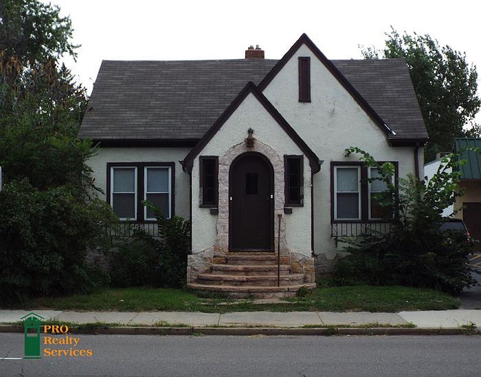 1st image of 2215 University Ave NE