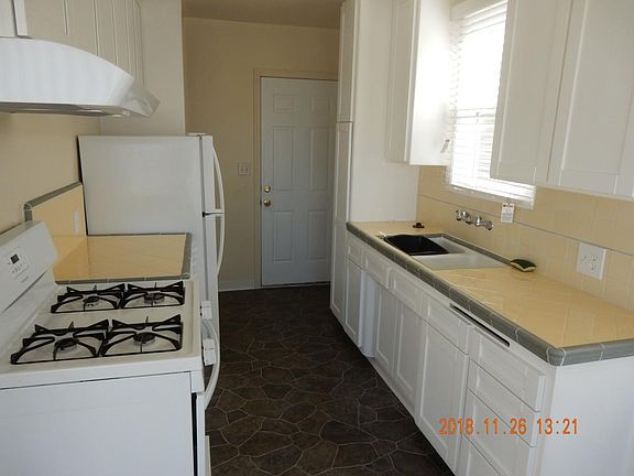 3rd image of 1418 Manhattan Ave