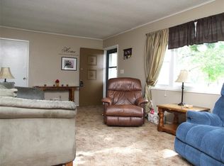 19492 Q Rd, Holton, KS 66436