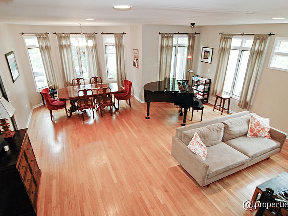 Living Room/Dining Room