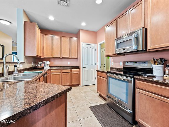 5th image of 8968 N Country Home Ln