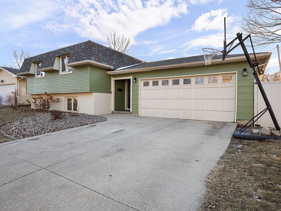 1st image of 2413 3rd St