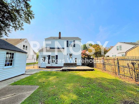 4th image of 1084 Norview Ave