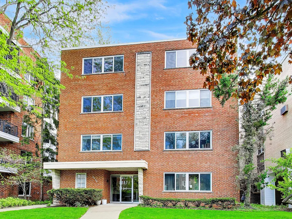 2722 Central St #4S
