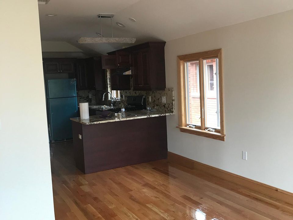 1st image of 14611 22nd Ave Floor 1