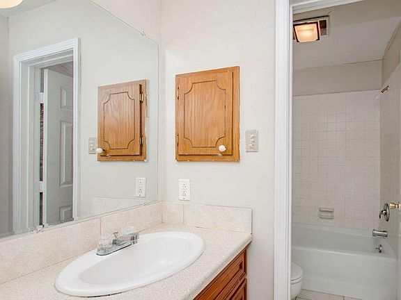 4th image of 908 Brinwood Ave