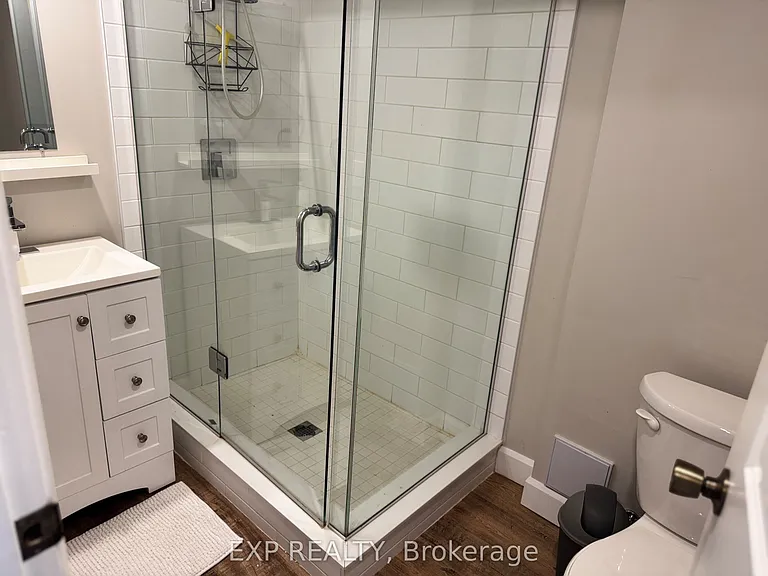 108 Katherine St — Photo 23