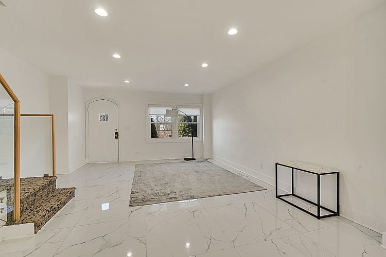 1st image of 1001 Norwood Ave APT 2