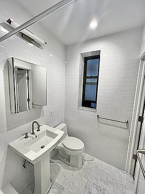 5th image of 322 E 59th St #3