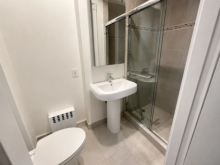 119 Park St #6 — Photo 8
