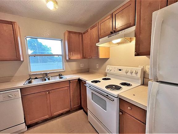 2nd image of 966 22nd Ave S #106