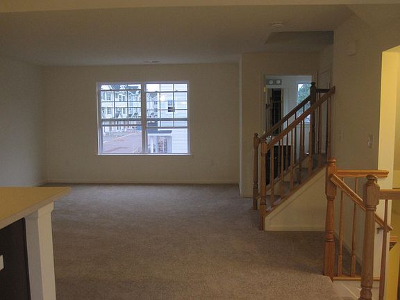 5th image of 25 Ronald Dr