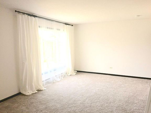 4th image of 569 Dean Dr APT 9