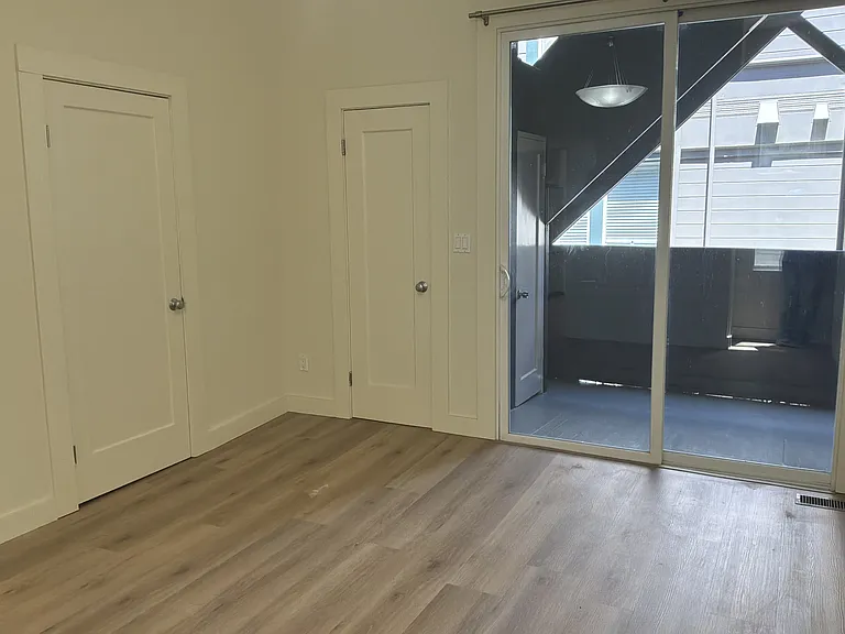 Second bedroom.