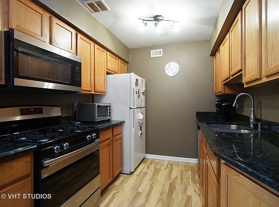 4th image of 1533 N Windsor Dr APT 115