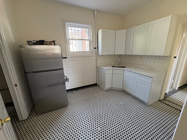 31 Florida Ave #1R — Photo 5