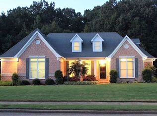8902 River Meadow Dr, Cordova, TN 38018