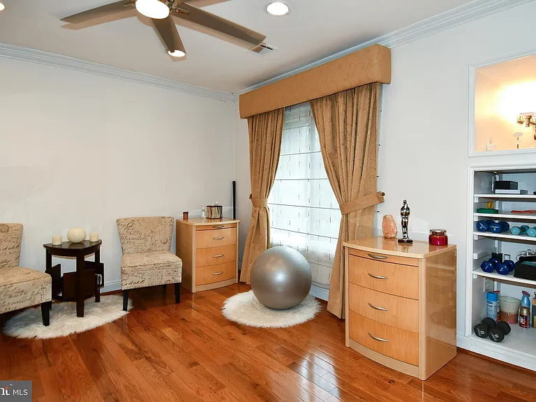 9401 Hickory View Pl — Photo 24