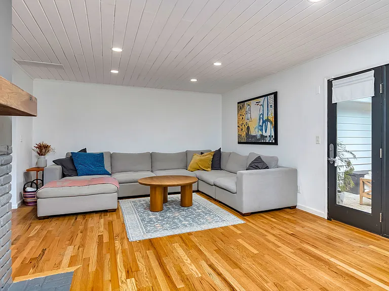 16933 Greentree Ave — Photo 15