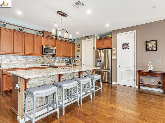 3rd image of 3033 Aldrich St