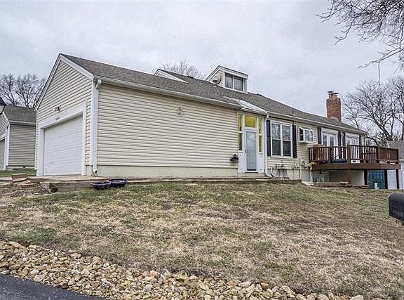 4th image of 8247 N Chatham Ave