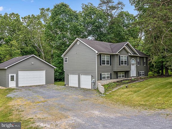3rd image of 21 Presley Ln