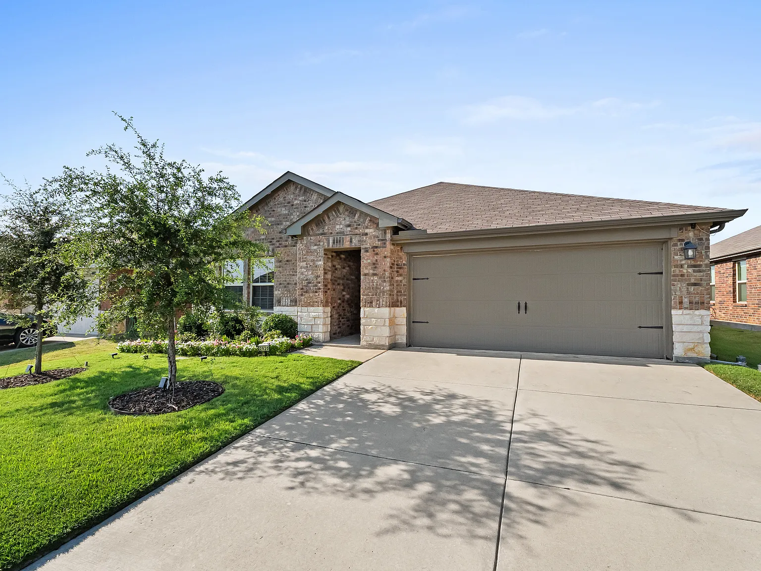 4 bed, 1892 sqft, $2,200 — Photo 3