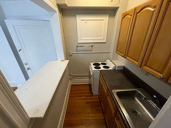 3rd image of 1384 W Peachtree St NW #C-4
