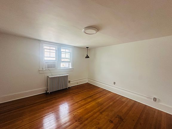 2nd image of 12 Cliff St Floor 2