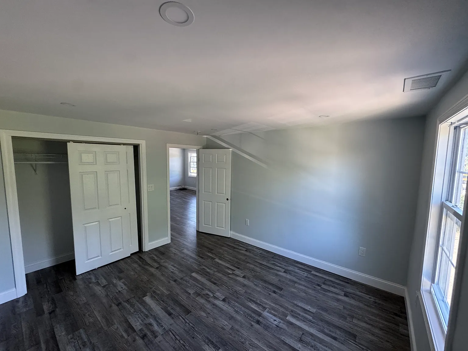 3 bed, 1000 sqft, $2,900 — Photo 4