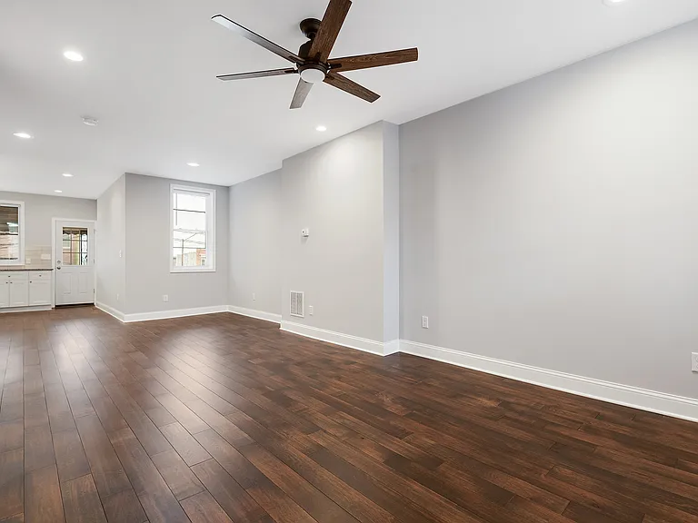 523 Rappolla St — Photo 9