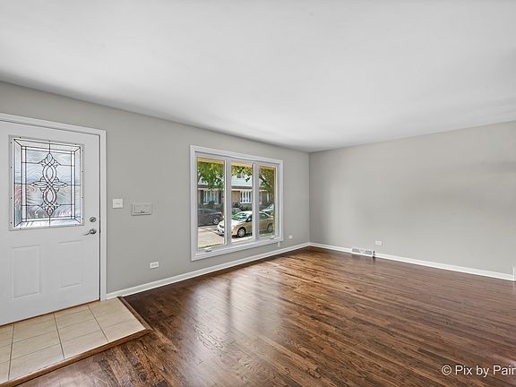 2nd image of 9862 Garden Ct