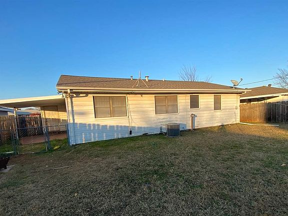 3rd image of 4943 S Lake Park Dr