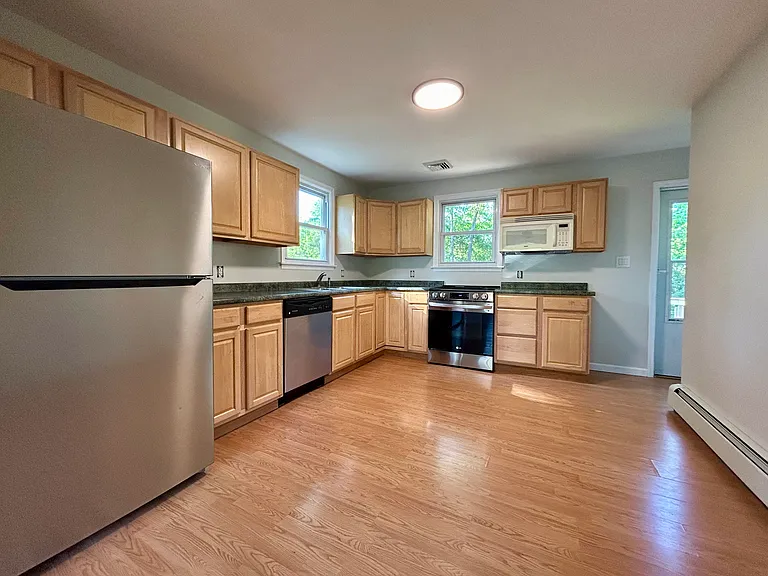 Cortlandt Dr — Photo 4