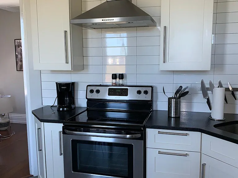 1657 Story Ave #3 — Photo 3