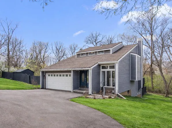 8674 Durbin Ln, Crown Point, IN 46307