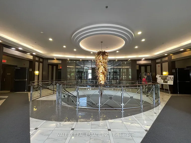 133 Wynford Dr #304 — Photo 17