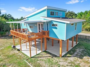 201 Walthall St, Pass Christian, MS 39571
