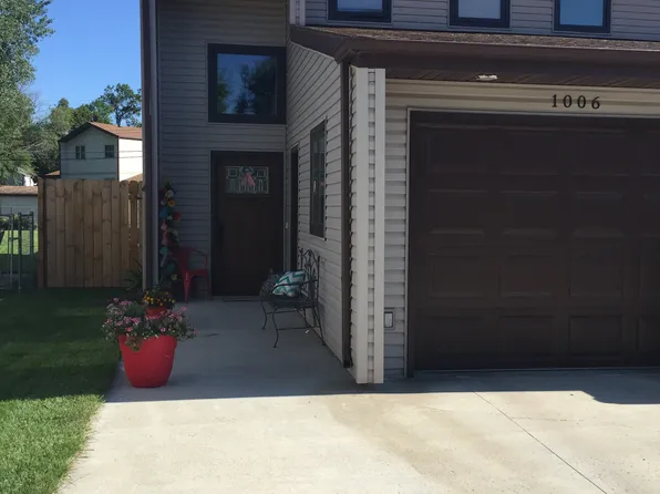 1006 Lincoln Ave, Bismarck, ND 58504