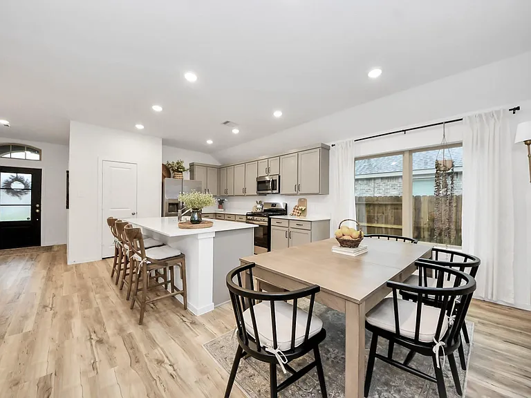 31703 Daisy Draper Ln — Photo 2