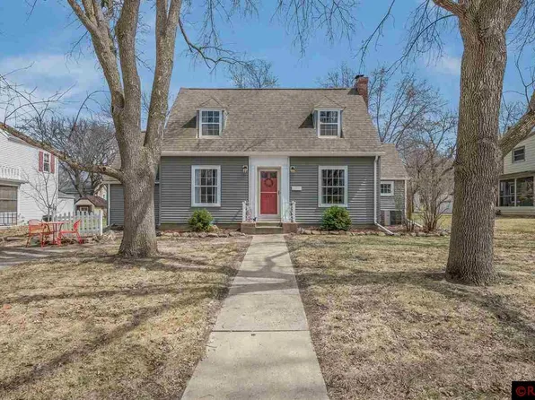 915 Baker Ave, Mankato, MN 56001