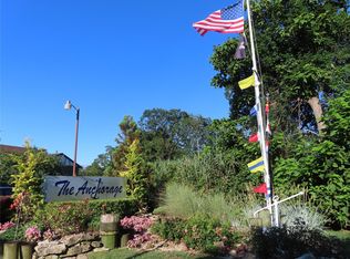 203 Mariners Way, Copiague, NY 11726
