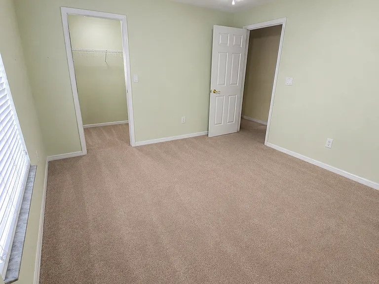 1750 N Valencia Dr — Photo 9