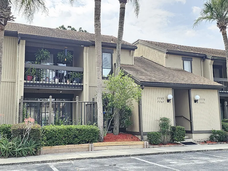 7767 Las Palmas Way #122-122-122 — Photo 3
