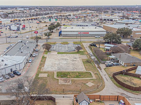 3rd image of 1019 Tripp Rd