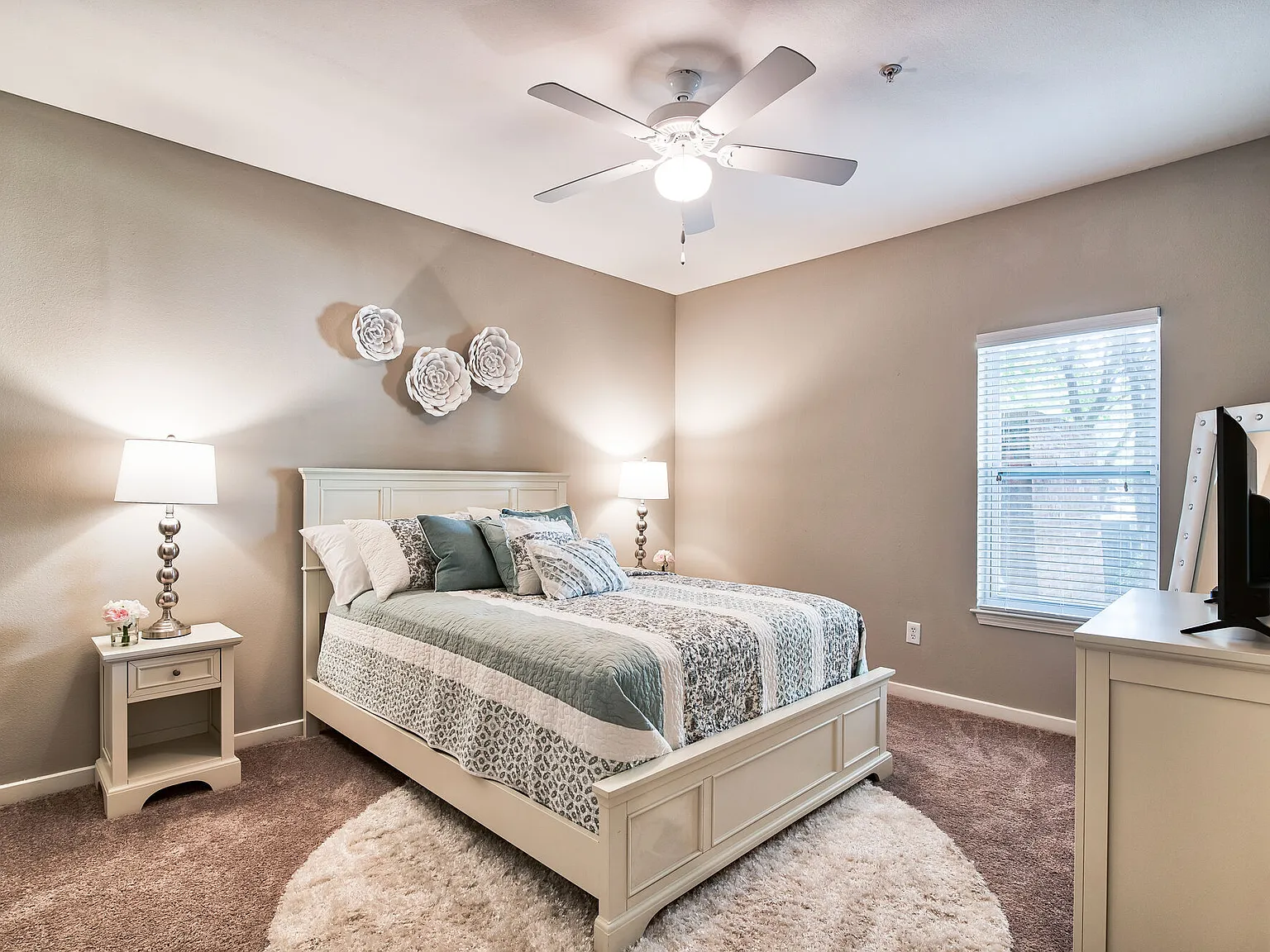 Cypress Lake Apartments — Photo 2