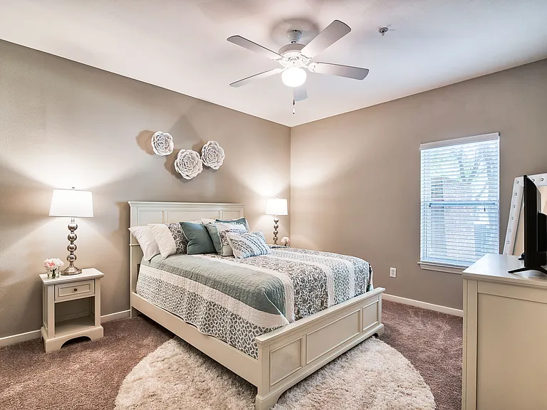 Cypress Lake Apartments — Photo 2
