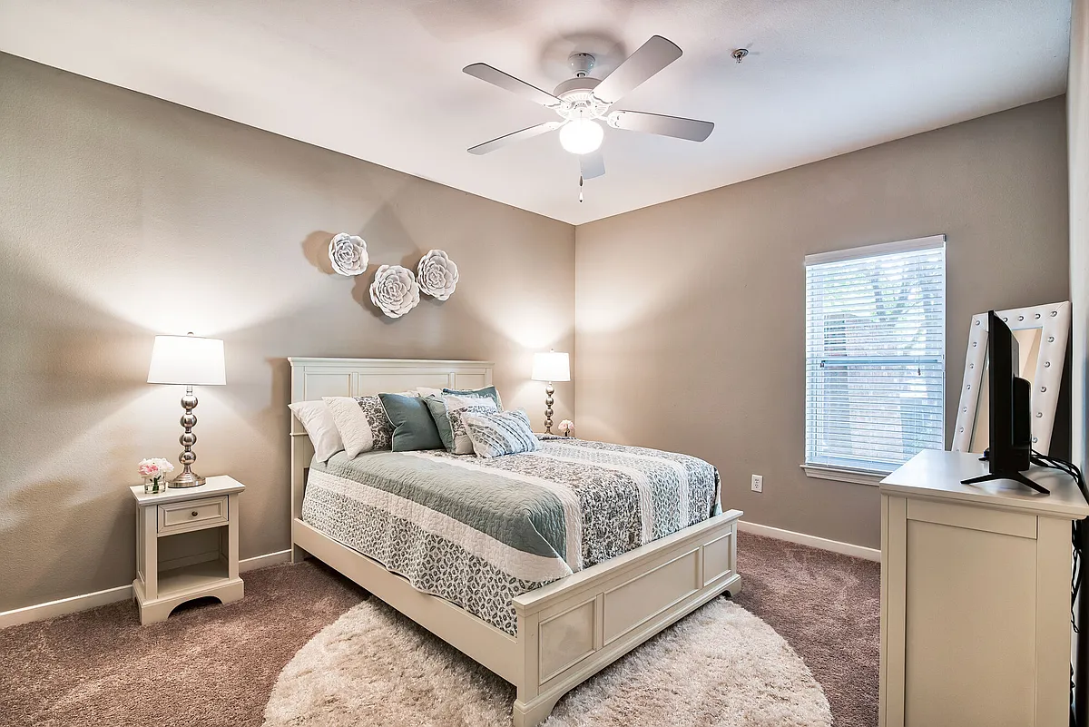 Building Photo - Cypress Lake Apartments
