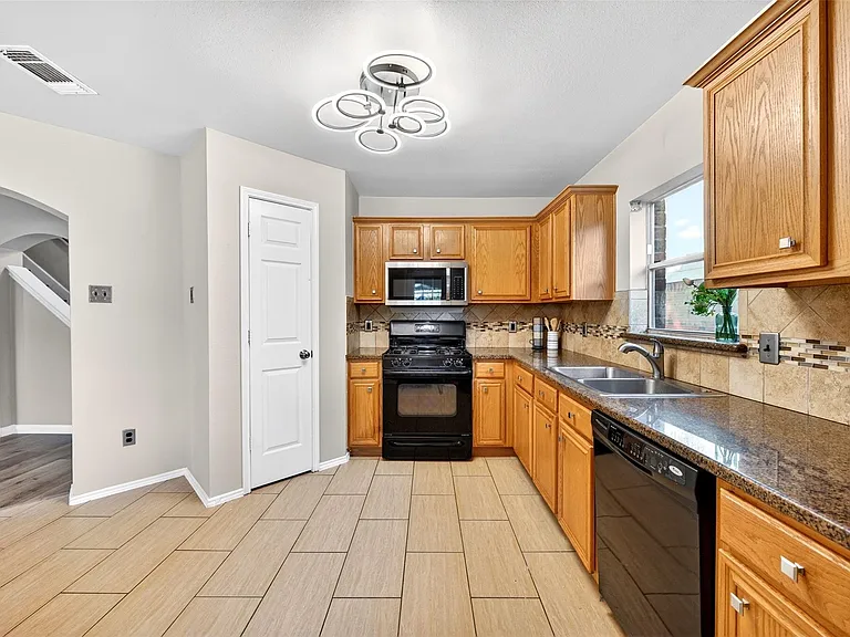 11526 Socorro Ln — Photo 14