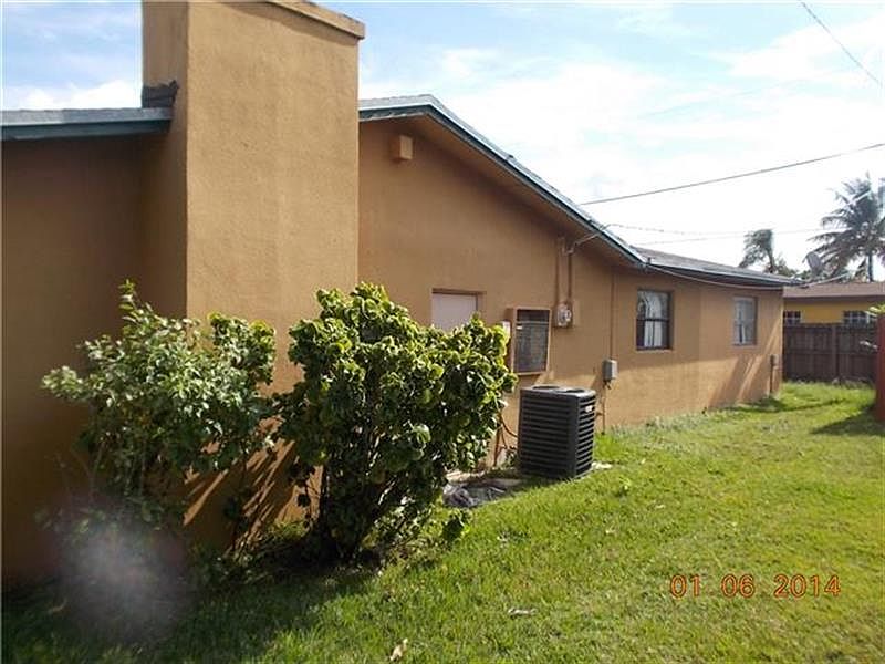 2nd image of 10600 NW 28th Mnr